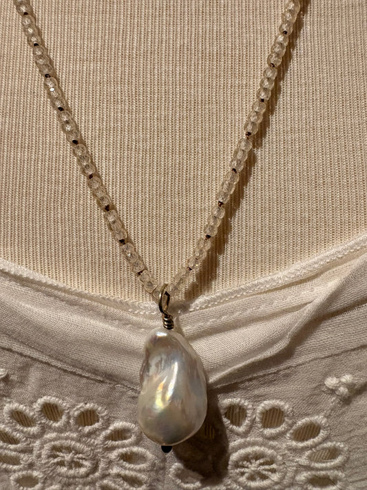 Milk Zircon with Baroque Pearl Necklace